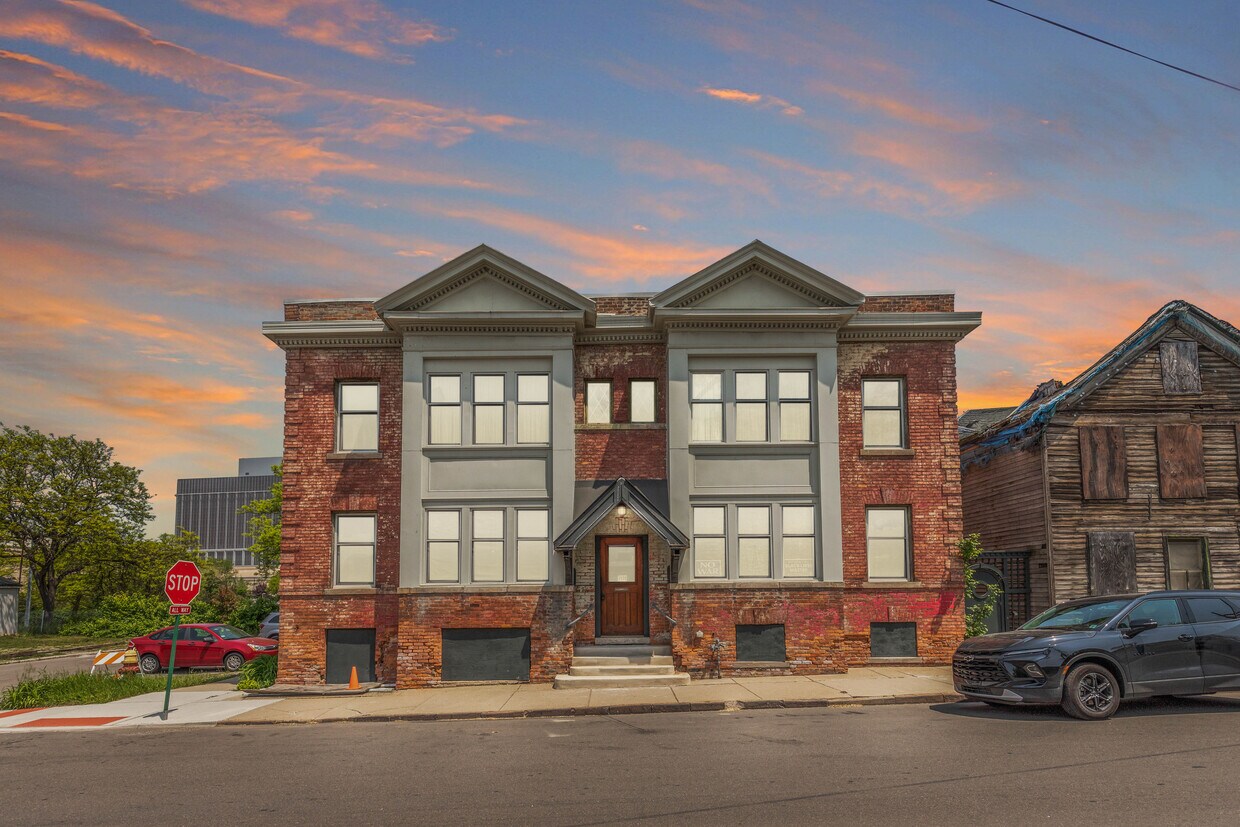 Primary Photo - 1450 6th St