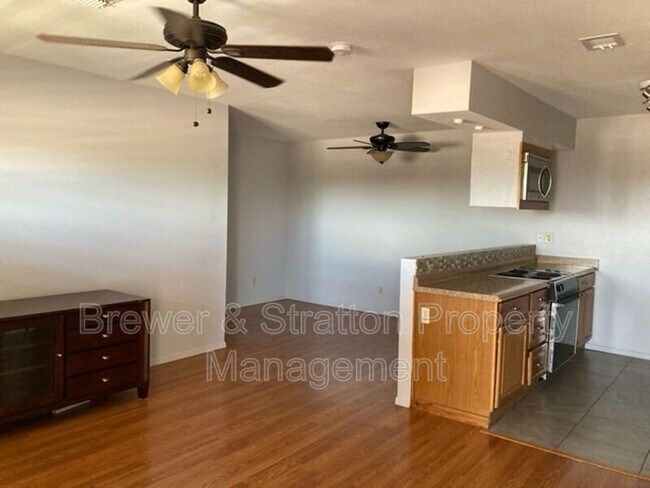Foto del edificio - 1440 N Idaho Rd
