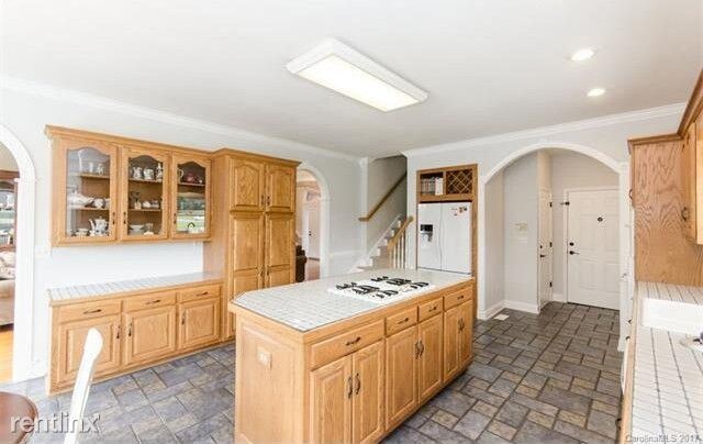 Building Photo - 4 br, 3.5 bath House - 643 Lithia Inn Rd