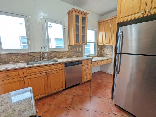 Foto del edificio - 335 N Orange Grove Ave