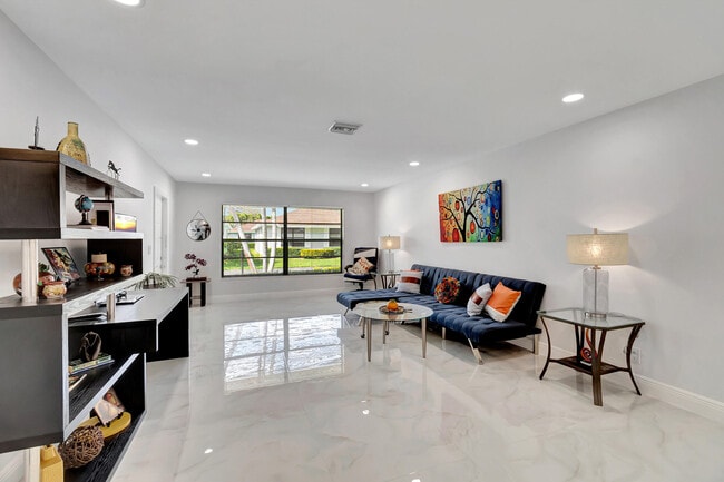 Building Photo - 9780 Parkinsonia Tree Trail