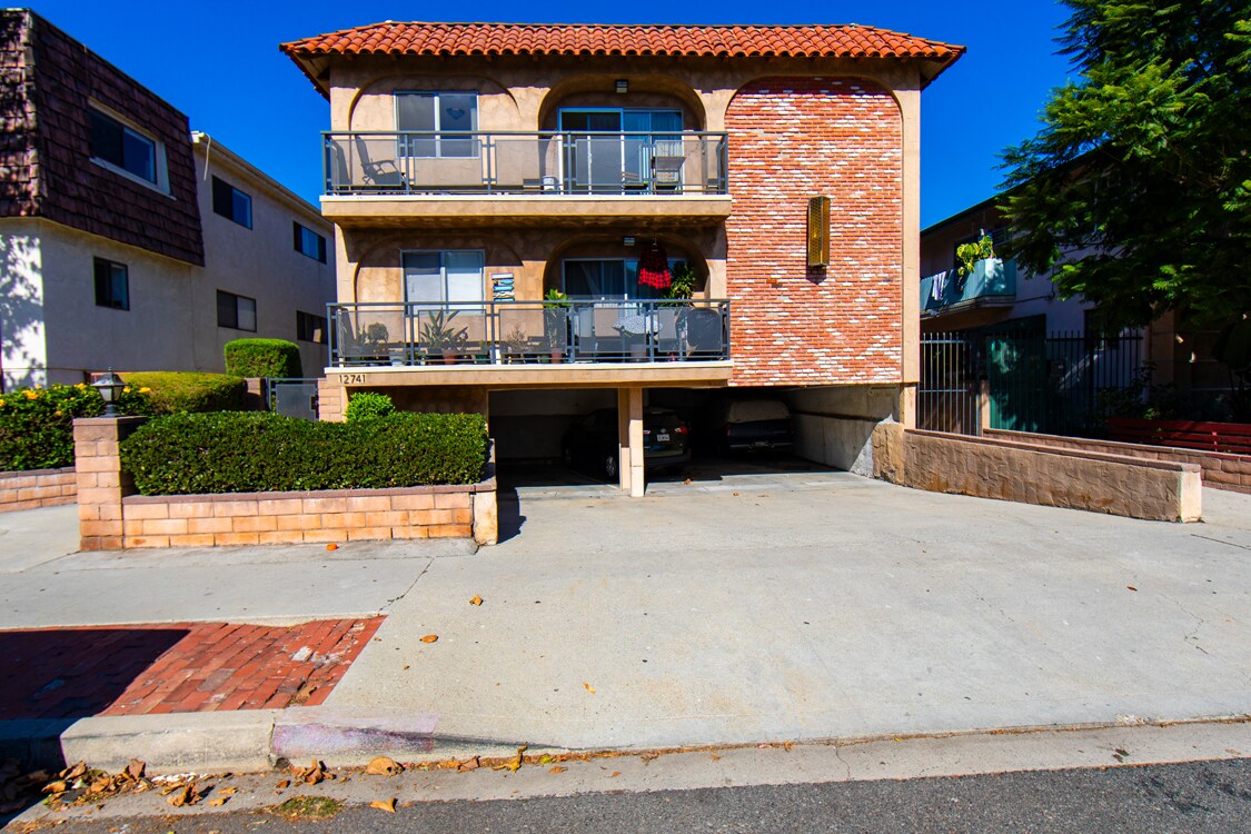 Primary Photo - 12741 Pacific Ave