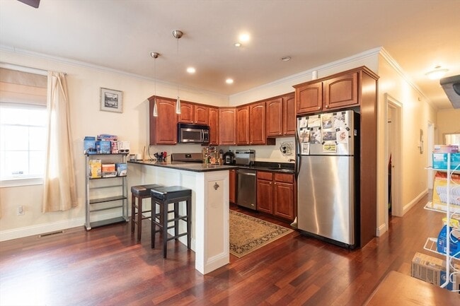 Building Photo - 34-36 H Street Unit 1L