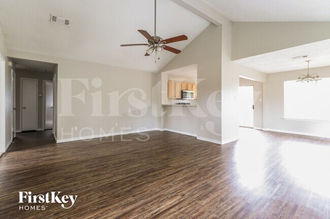 Foto del edificio - 22319 Meadowrock Dr