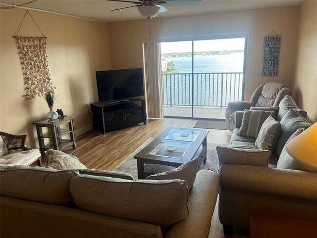Foto del edificio - 7300 Sun Island Dr S