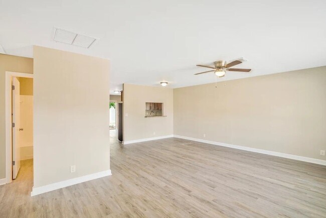 Foto del edificio - 6072 Lambeth Cir