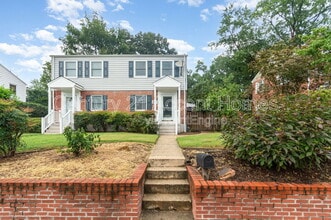 2032 Arlington Ter