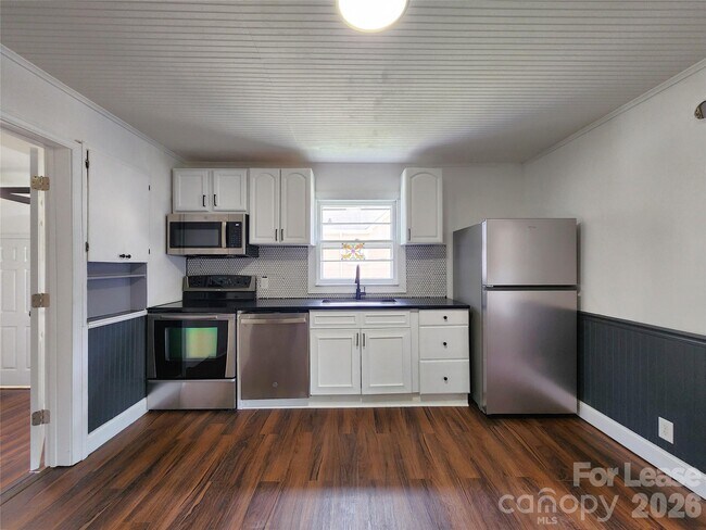 Foto del edificio - 1208 N Juniper Ave