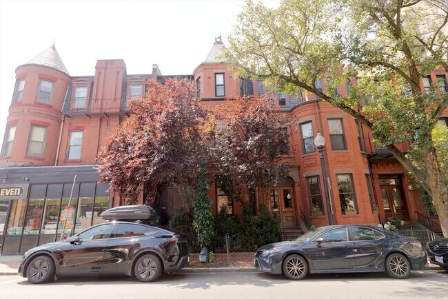 Foto del edificio - 256 W Newton St