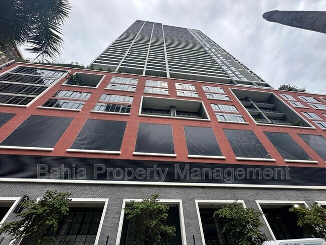 Foto del edificio - 601 NE 1st Ave