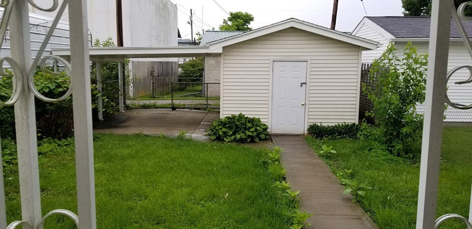Building Photo - 409 Pelham Street
