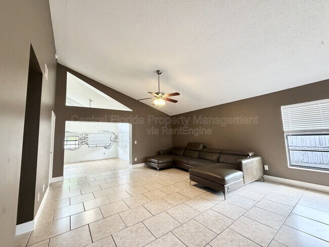 Foto del edificio - 10227 Comfort Cir