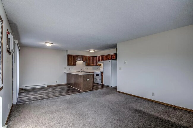 Foto del edificio - 634 Saxonwood Rd