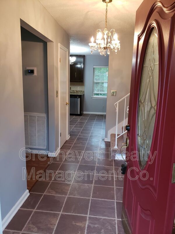 Foto del edificio - 145 Rolling Ridge Dr