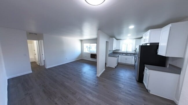 Building Photo - Lincoln Washington Apartments
