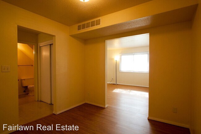 Building Photo - 3 br, 1.5 bath House - 802 Crescent Drive ...