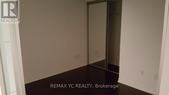 Photo du bâtiment - 386-2386 Yonge St