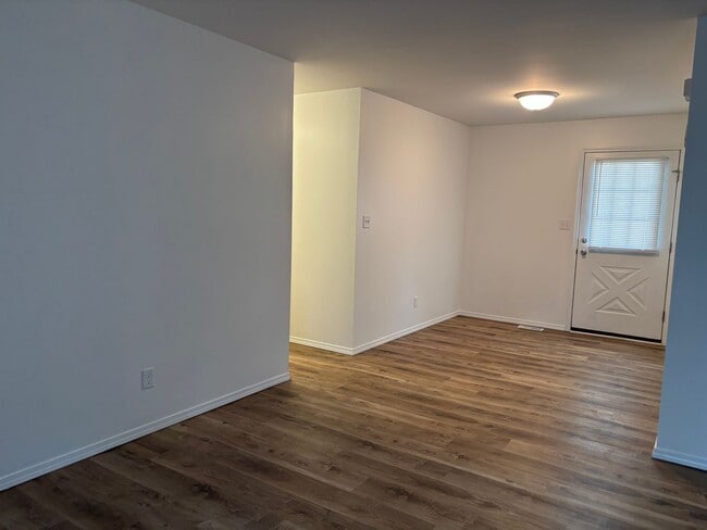 Building Photo - Country Club Duplex