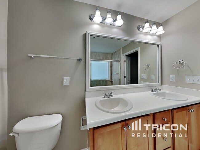 Foto del edificio - 223 Brookhaven Ct