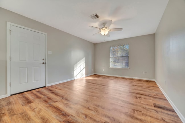 Building Photo - 306 Powers St