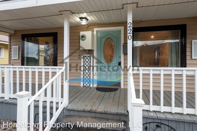 Building Photo - 3 br, 1 bath House - 220 W Mission Ave