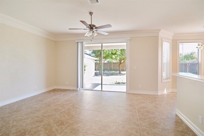 Building Photo - 2107 SW Idaho Ln