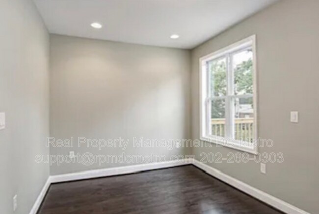 Building Photo - 1232 16th St NE