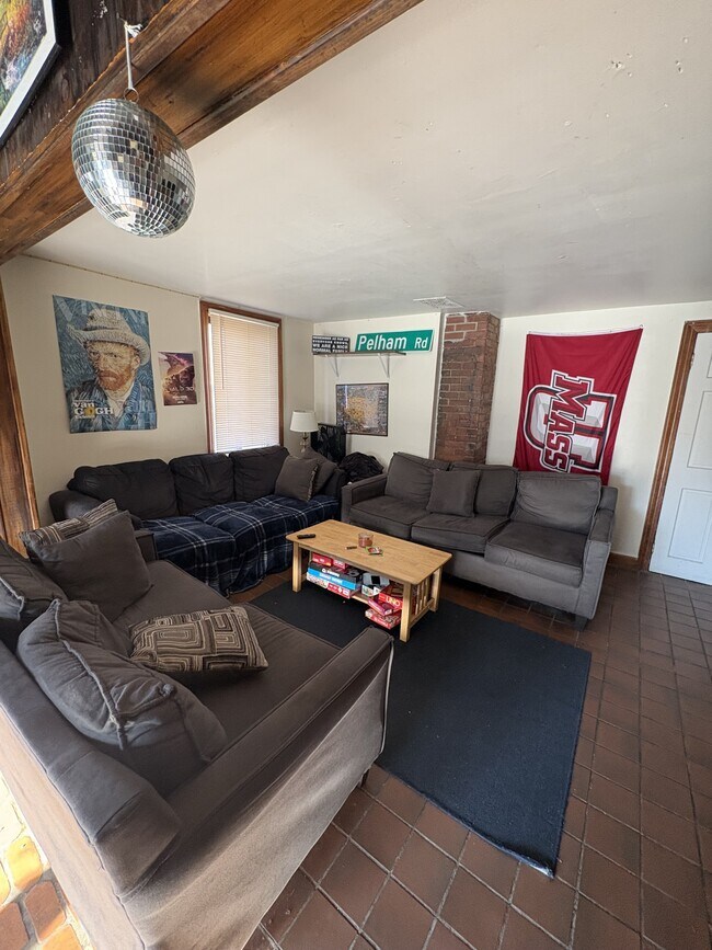 Foto del edificio - 109 Pelham Rd