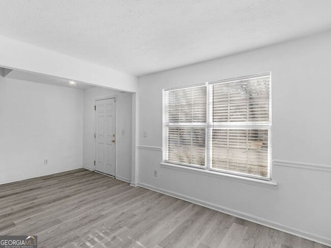 Foto del edificio - 305 Nunnally Dr