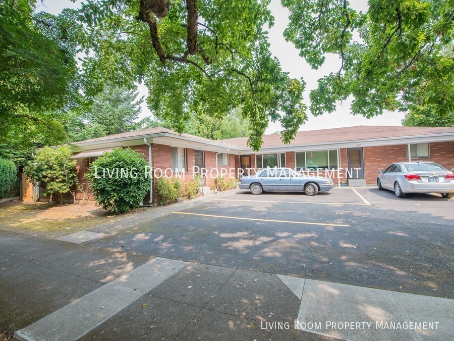 Foto principal - 8607 N Leonard St