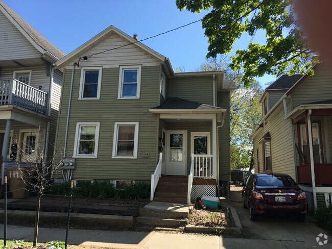 Building Photo - 114 S Bassett St