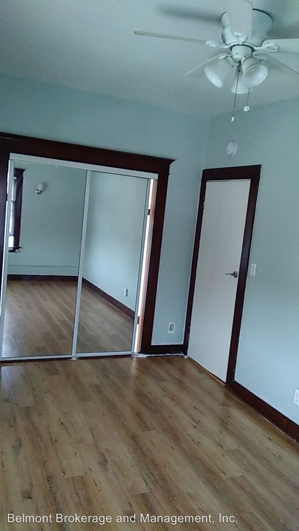 Foto del edificio - 417 W 9th St