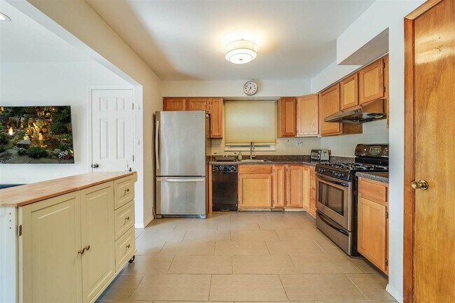 Foto del edificio - 565 Central Ave