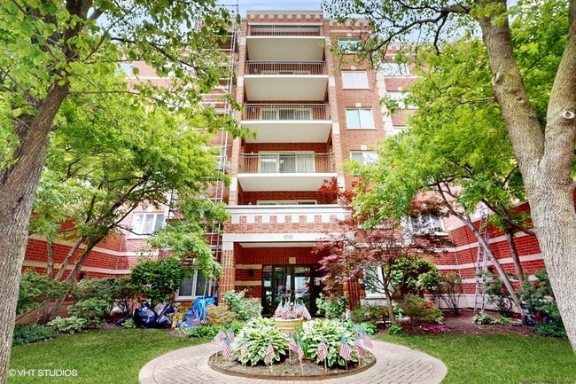 Building Photo - 5000 Oakton St