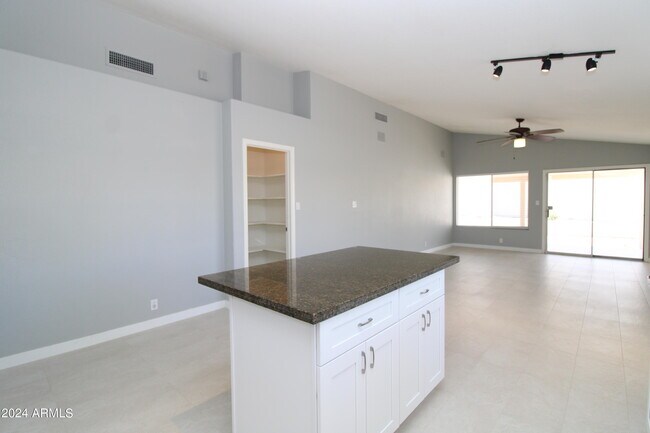 Building Photo - 881 E Orchid Ln