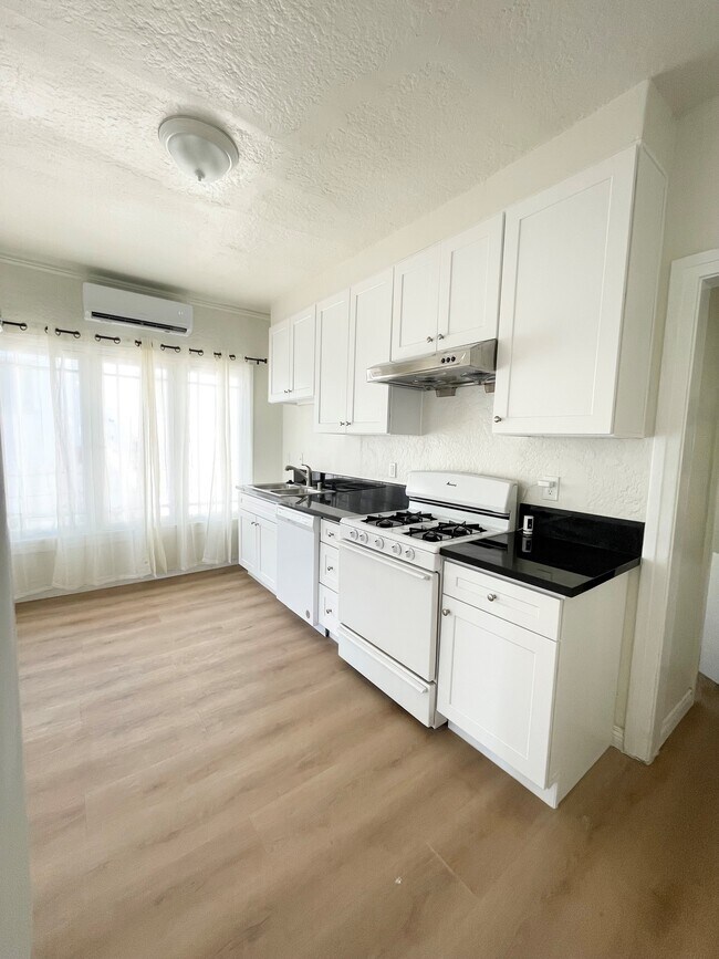 New Kitchen - 518 N Spaulding Ave