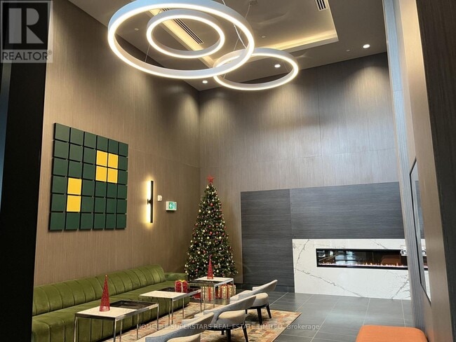 Building Photo - 95 Dundas St W