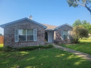 Building Photo - 8202 Quail Ct