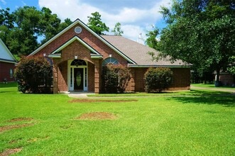 Building Photo - 2427 Chantilly Ln