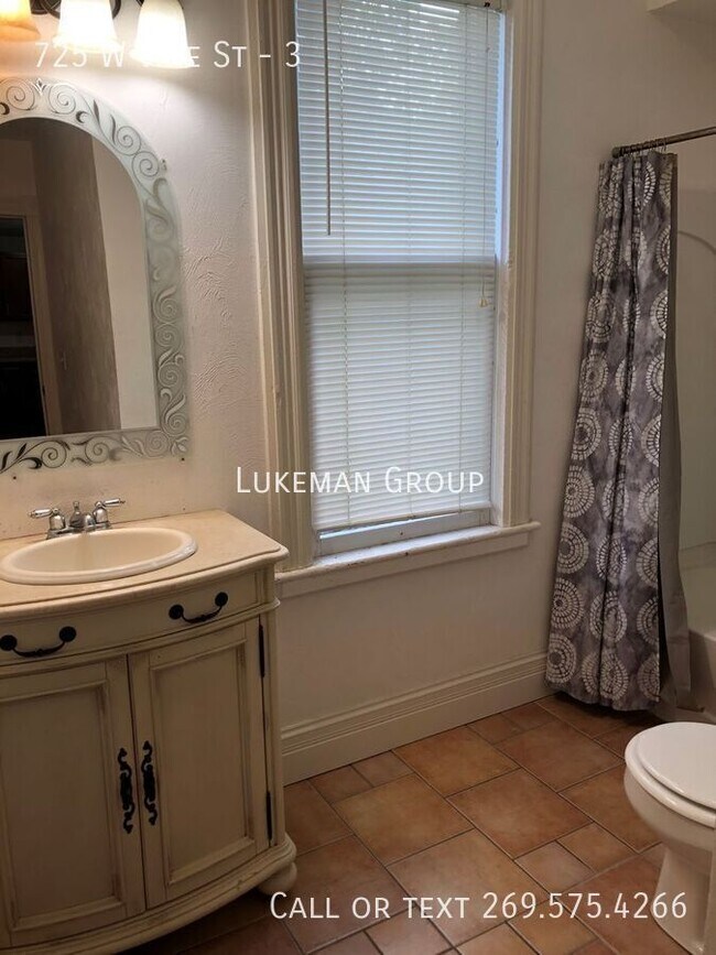 Foto del edificio - 725 W Vine St