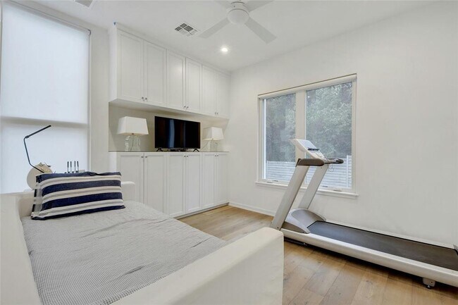 Foto del edificio - 2510 Sutherland St