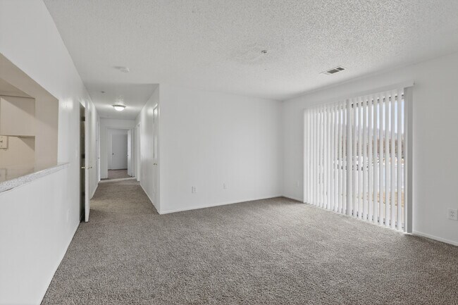 Building Photo - Warner Park Commons