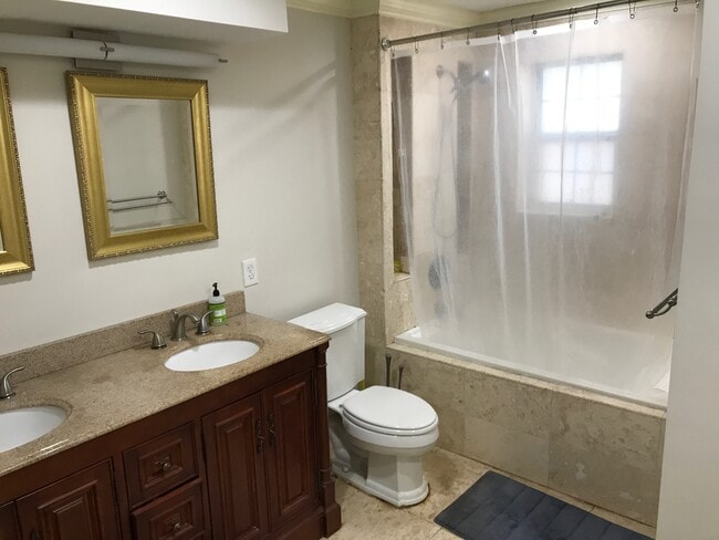 Double vanity sink. Tub/shower - 488 Burlington Road Northeast