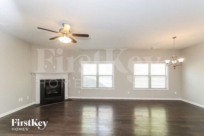 Foto del edificio - 4930 Whisper Creek Ct