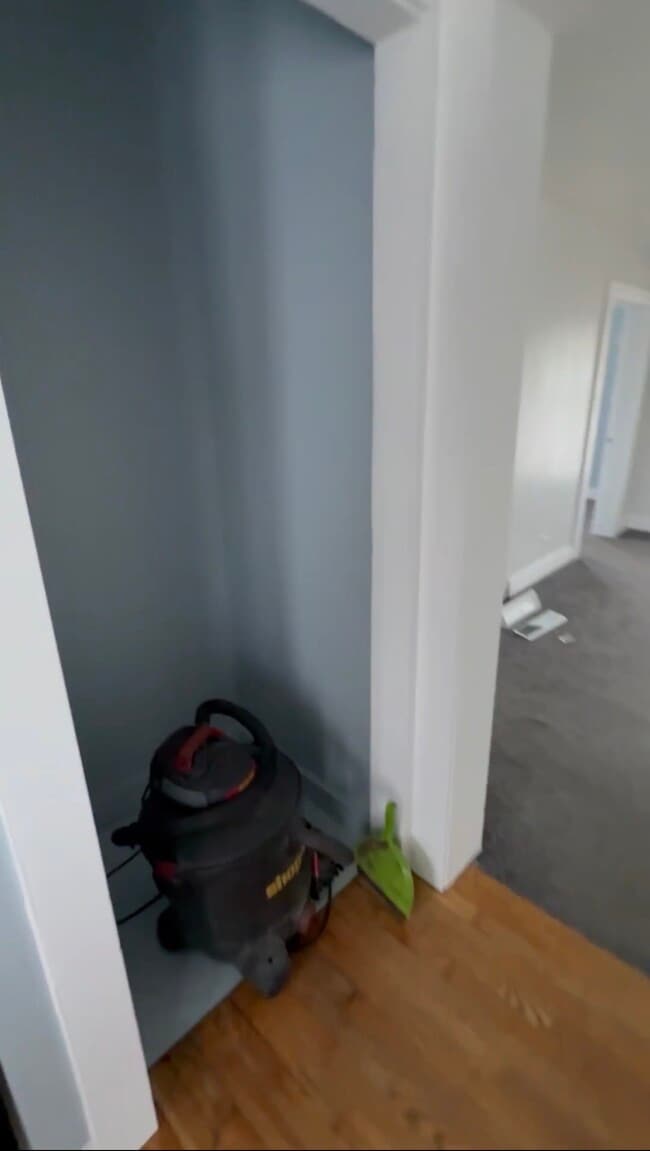 Building Photo - 4689 Center St