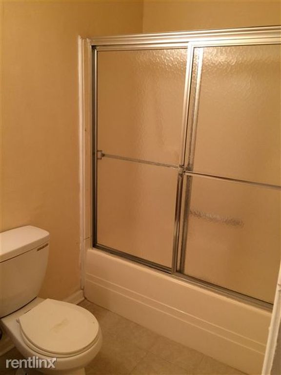 Primary Photo - 803 W 9th St