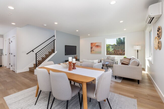 Foto del edificio - Ballard Living: Contemporary 5BR, 3.5BA Top-Level Unit!!