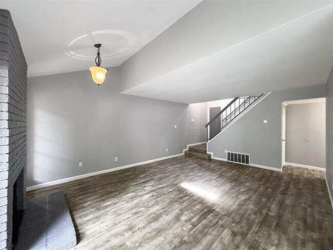 Foto del edificio - 10403 Golden Meadow Dr