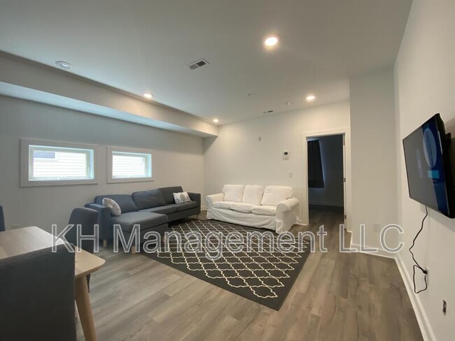 Foto del edificio - 317 N 41st St