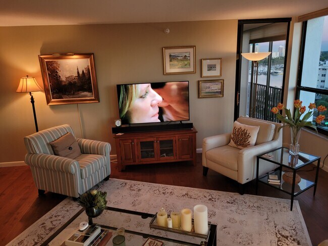 Building Photo - 11 Sunset Dr